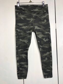 Athleta Camo Women’s Legging Size Médium