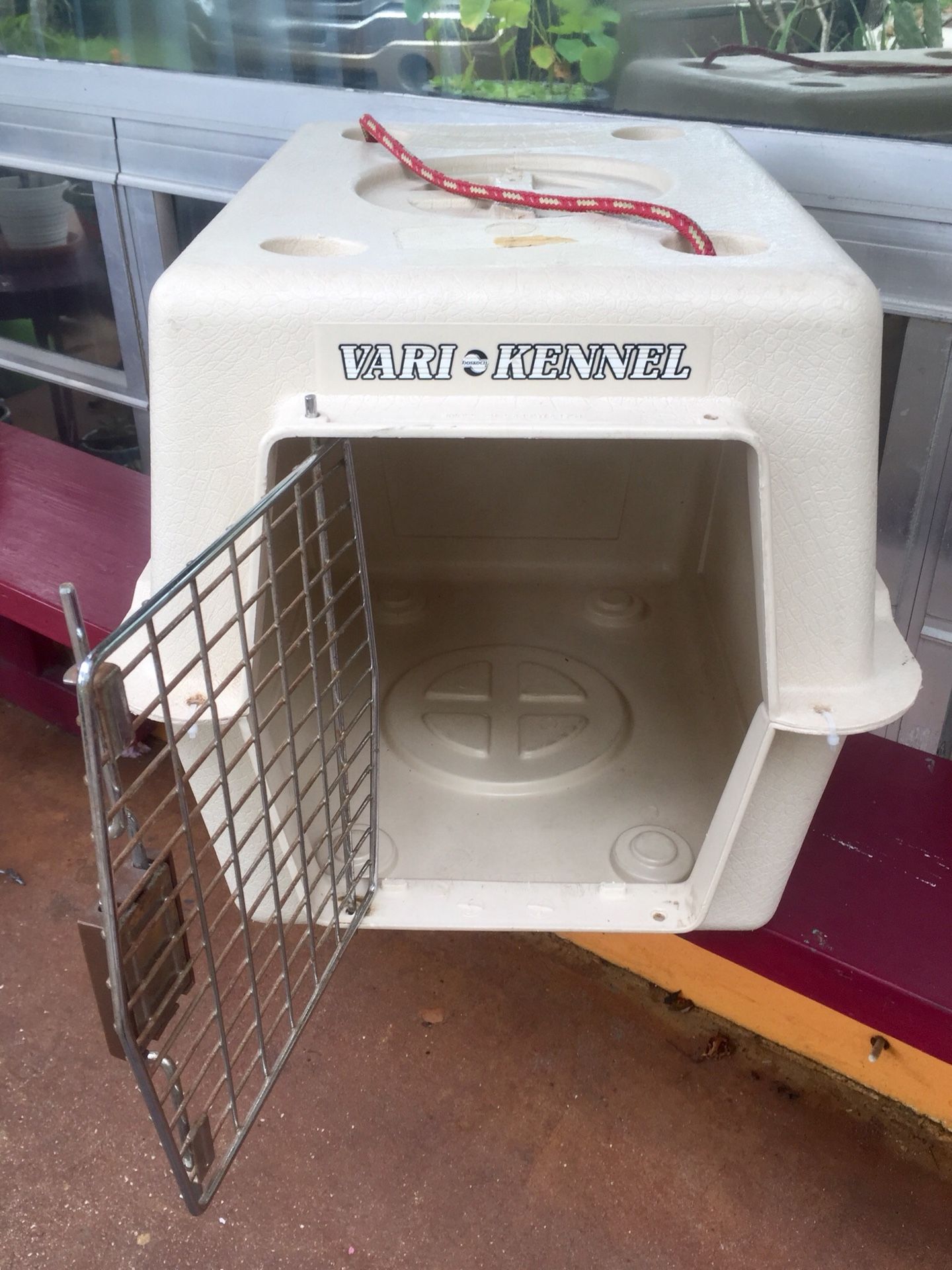 Traditional Dog and Cat Kennel/ Cage: Size Small (21”L x 16”W x 15”H)