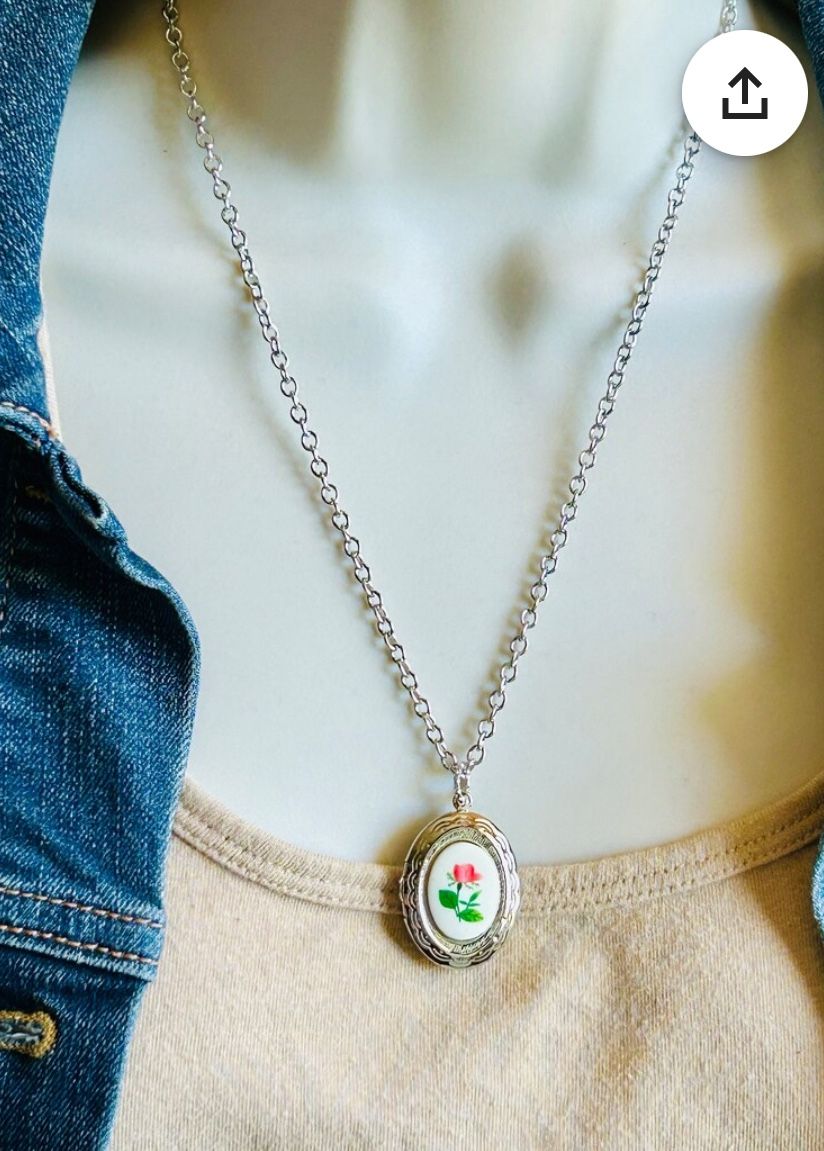 Vintage Rose Oval Locket Necklace, Womens Boho Hippie Love Flower Floral Necklace