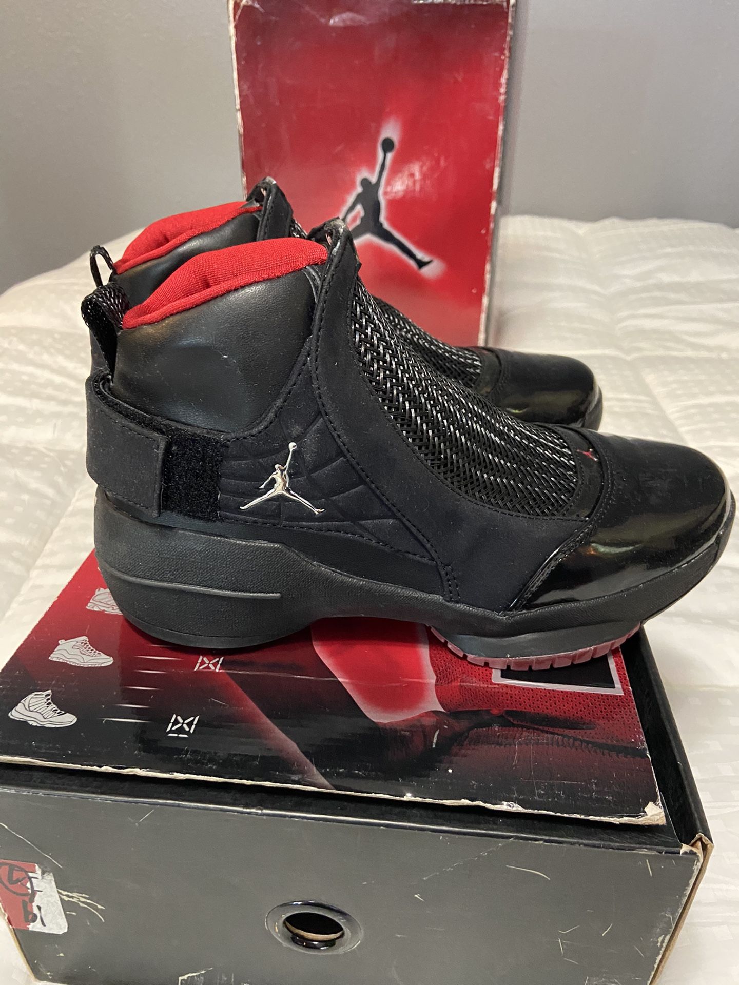 NIKE size 7 Jordan