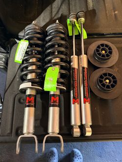 🔥 Rough Country M1 Suspension Kit – Ram 1500