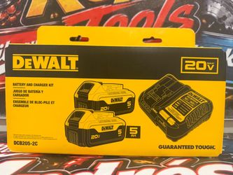 DEWALT 20V MAX 5Ah Battery and Rapid Charger 4Amp Kit DCB205-2C