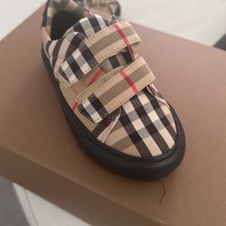 Kids Size 27 Burberry Mixed Color