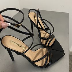 Black Liliana Heels Never Worn