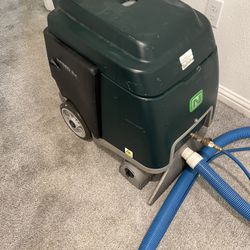 Nobles Speed EX, Carpet Extractor, 5 Gallon, 15", Self Contained, Pull Back  In excellent working condition  Located in Hayward  Only 30 hours logged 