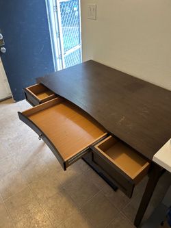Simple Desk