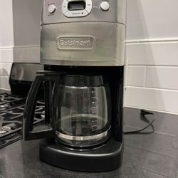 Cuisinart grind and brew coffee maker 10-Cup