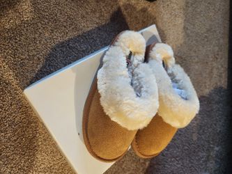 Minnetonka Slippers Size 13
