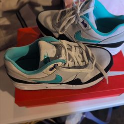 Nike Air Max size 3 and 1/2