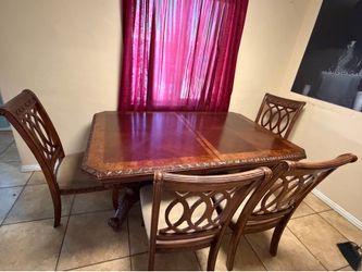 Comedor/ Dining Table