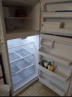 GE REFRIGERATOR + FREEZER 