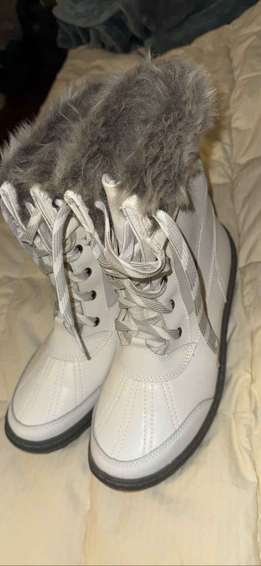 Women Winter Boots Size 10 Brand New Without Box