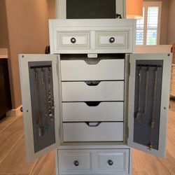 Pier 1 bedroom set