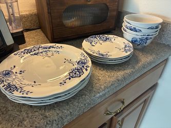 Blue and White Floral Dinnerware Set