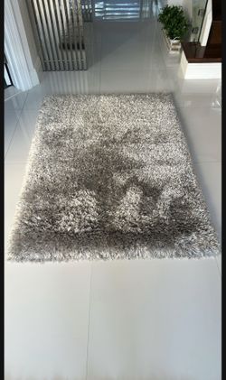 NEW Shaggy Center Rug – 3’3” x 4’7” – Gray