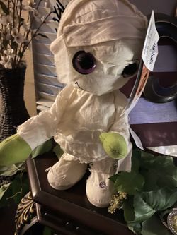 New 13” Gemmy ANIMATED MUMMY Dances To “THRILLER” Song