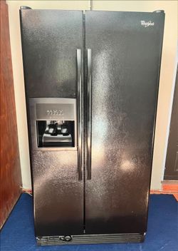 💥🔆❄️Whirlpool❄️🔆💥  S-by-S Black Fridge Cooling perfectly fine.