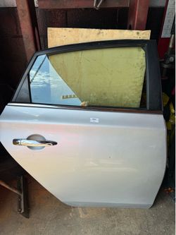 2014 Nissan Sentra Rear Passenger Door – Complete Assembly – $95