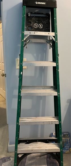 Husky  6 ft., Type II, 225 lb. Fiberglass Stepladder