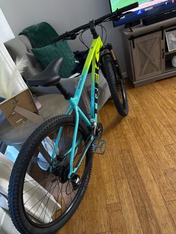 Trek Marlin 5 mountain bike