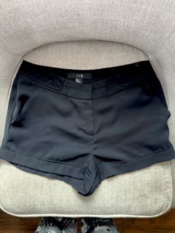 Forever 21 dress shorts size small (like new)
