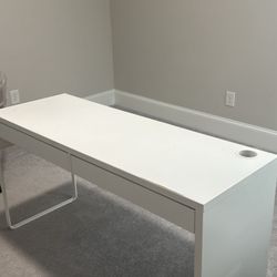 White Desk With 2 Drawers 