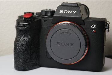Sony a7r iv camera body only