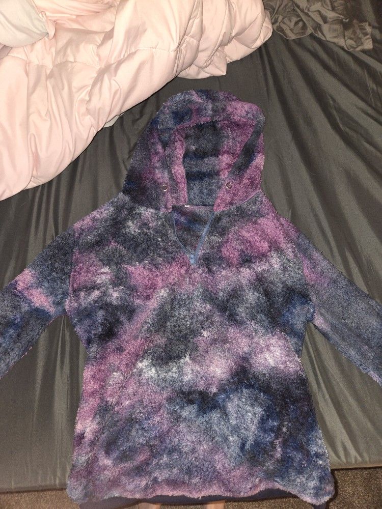 Fuzzy And Warm Pull Over Hoodie