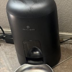 Automatic Dog Or Cat Pet Food Feeder 