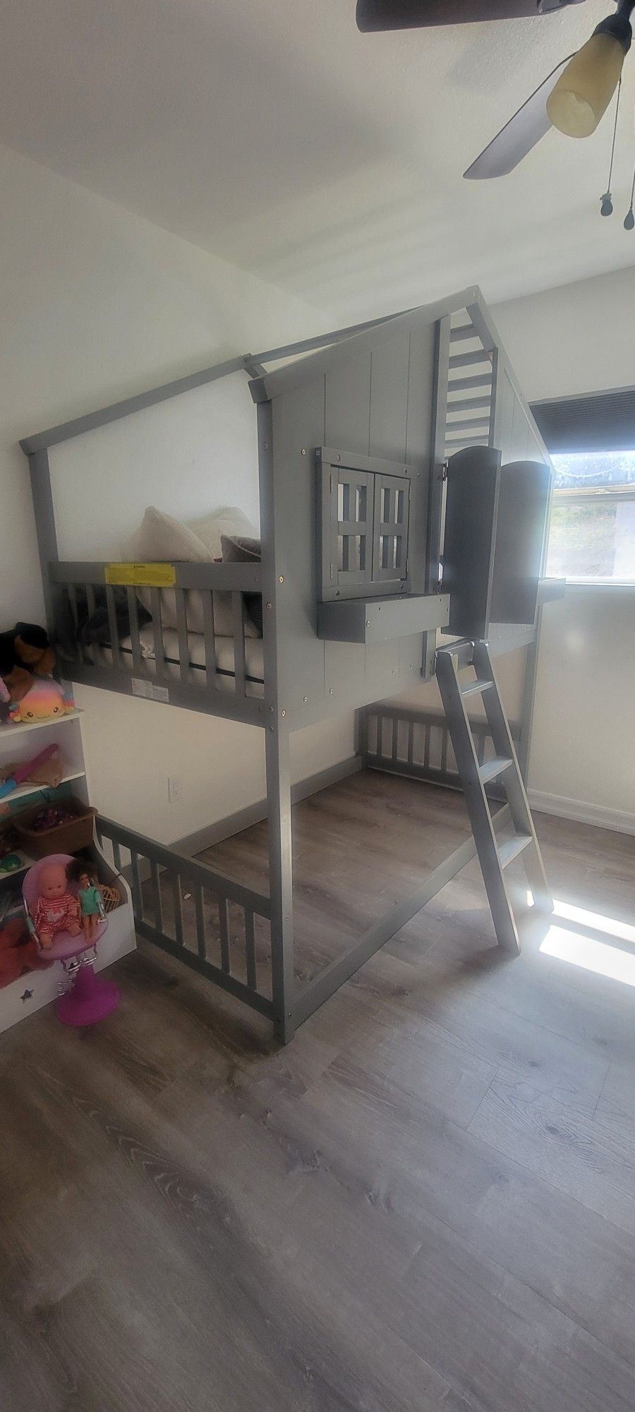 Bunk bed 
