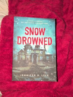 Snow Drowned by Jennifer D. Lyle