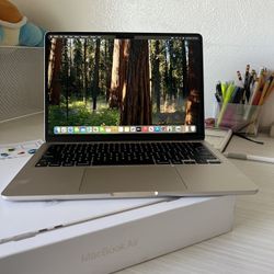 MacBook Air M2