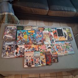 Lot Of 30 DC Comics - Comic Books