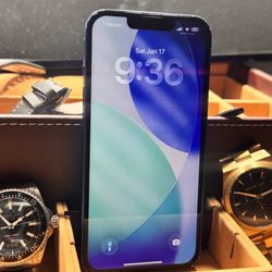 Apple iPhone 13, 128GM- Unlocked - Used Excellent condition - Blue