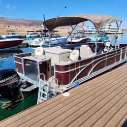 2018 Bennington 220 SFX Pontoon