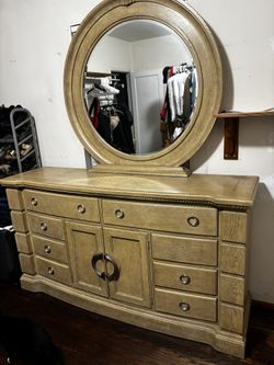 Dresser With Mirror