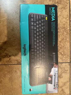 Logitech K400 Plus Wireless Keyboard with Touchpad