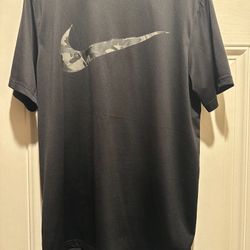 2 Men’s Large Camo Nike Dri Shirts 