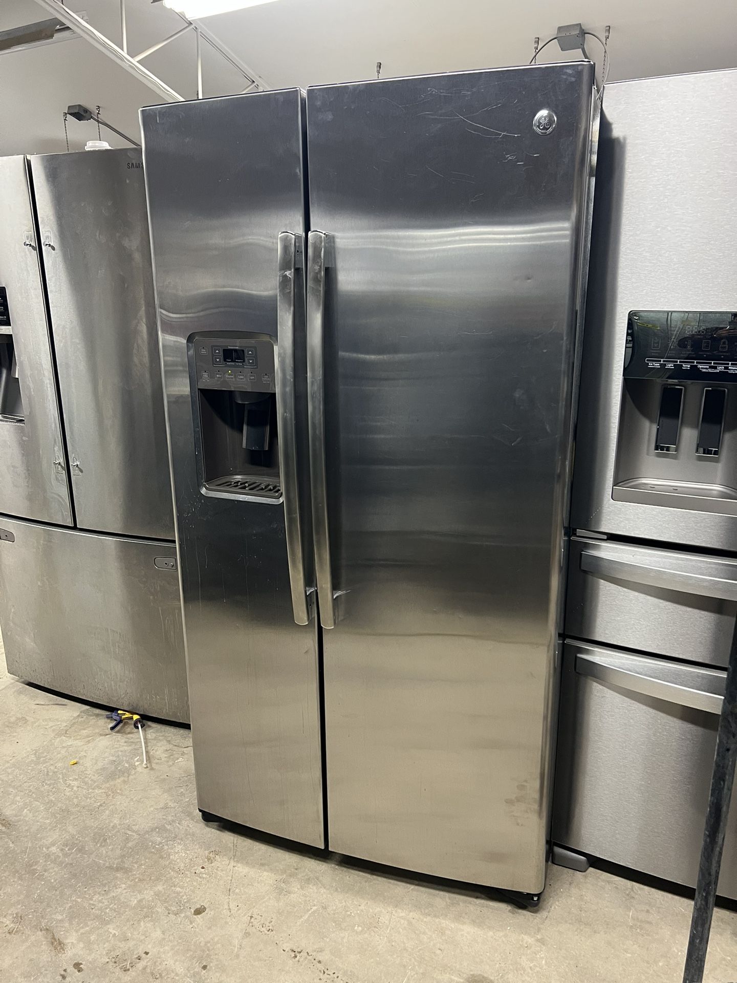 GE REFRIGERATOR 