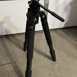 Tripod and Fluid Head