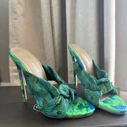 Fashion nova heels green