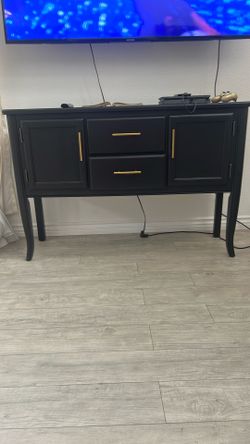 black enteryway table