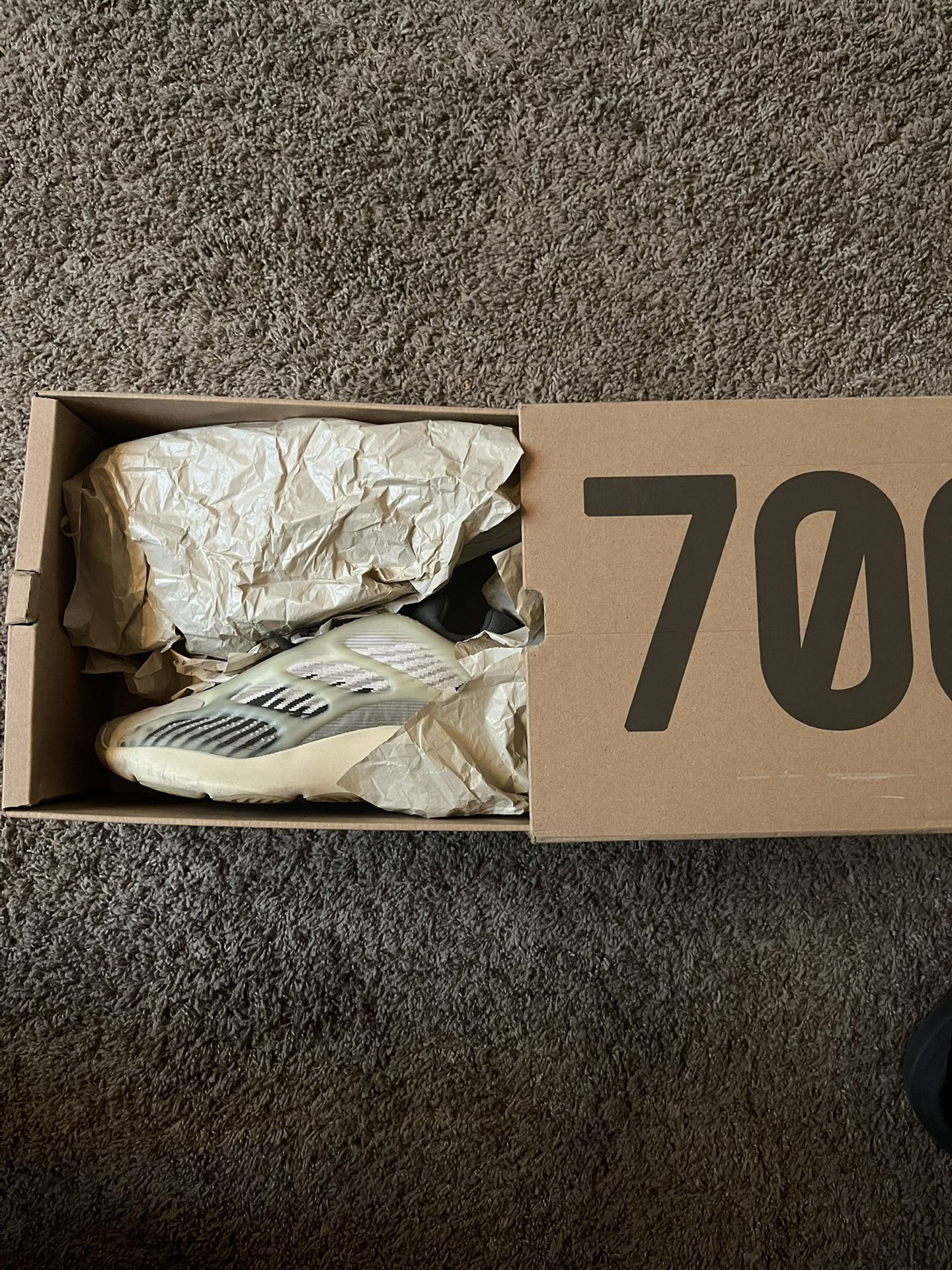 Yeezy 700 V3