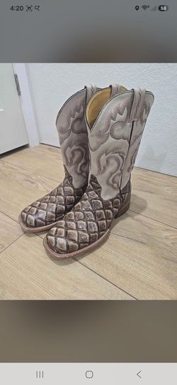 Cavender’s Men’s Cowboy Boots Size 11 EE – Pirarucu Print – $100