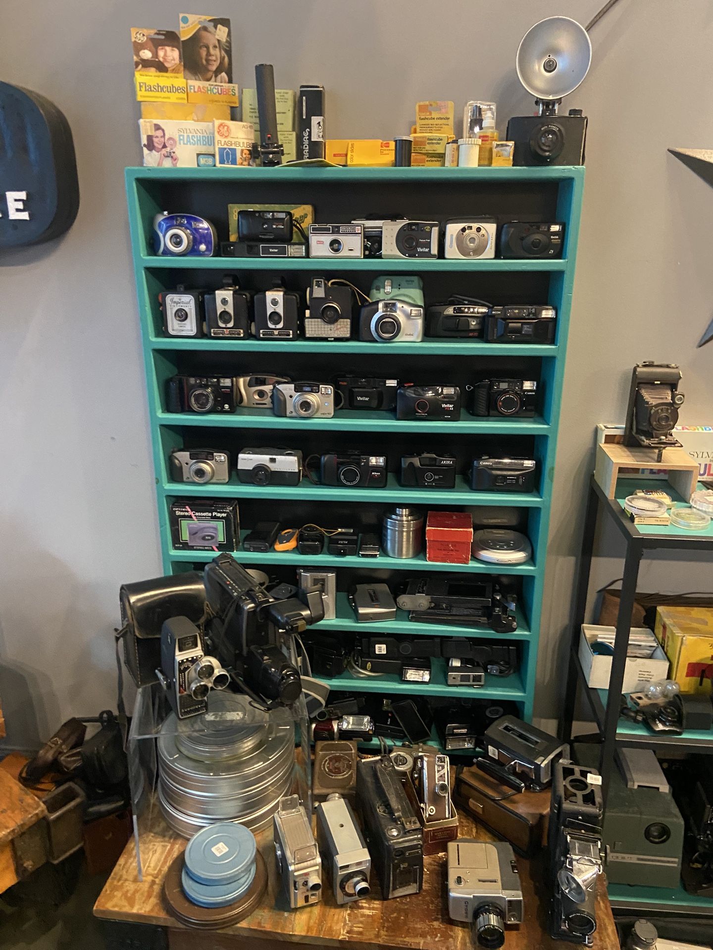 Vintage Cameras & Photography Equipment