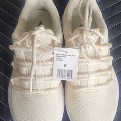 PUMA Women's Prowl Knit Shoe Size 6