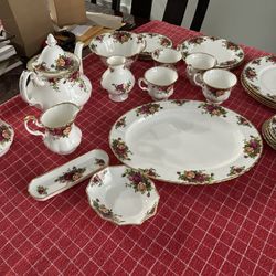 Royal Albert Old Country rose Bone China Dishes 24 Perfect Pieces