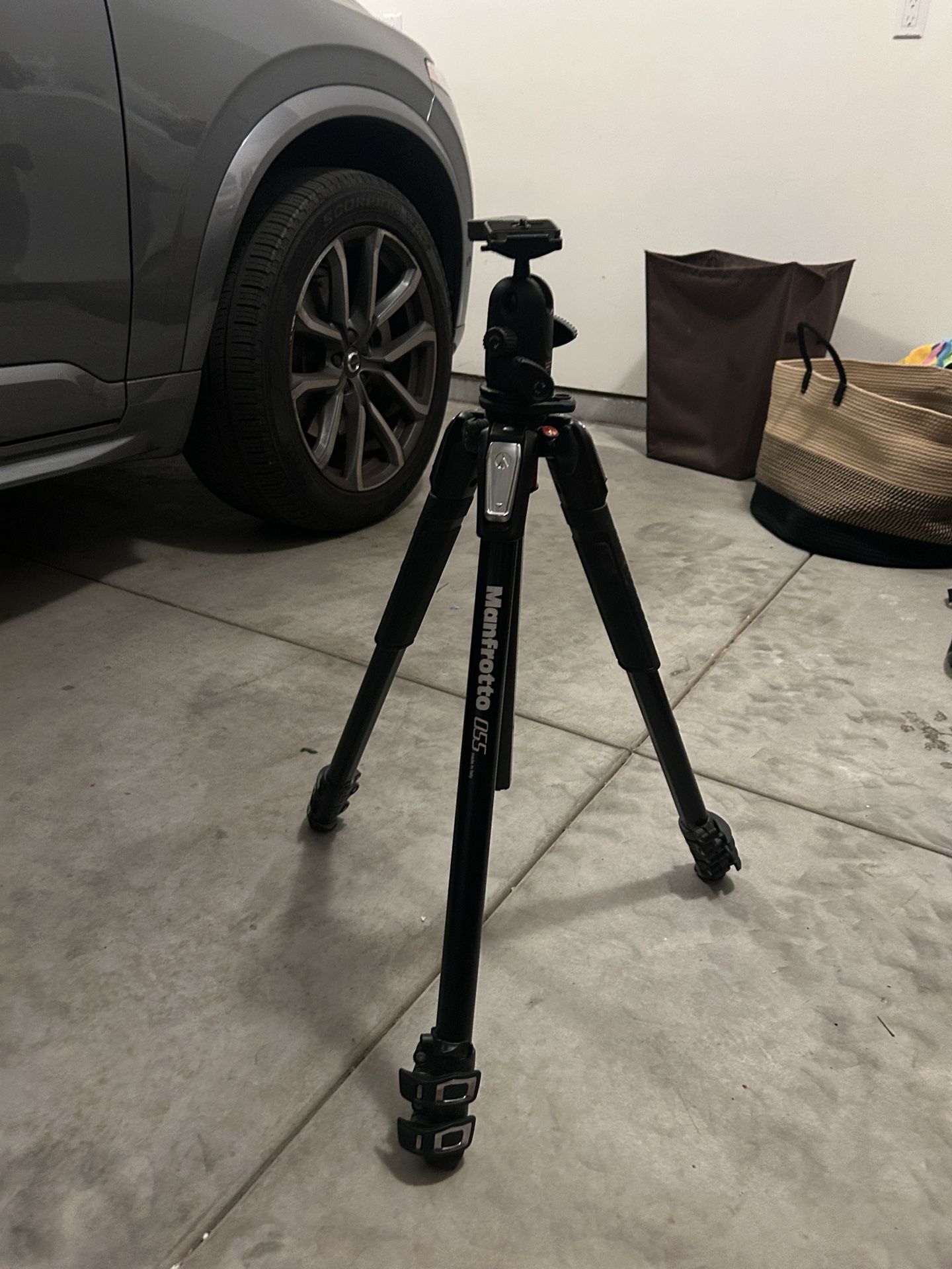 Manfrotto Tripod 055
