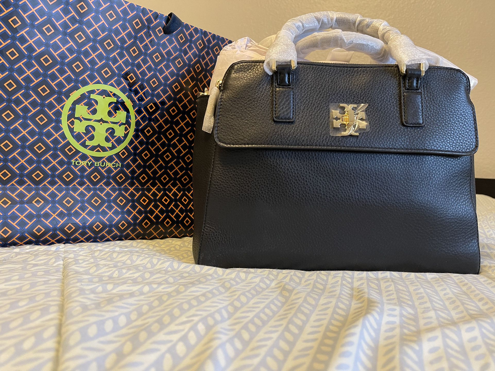 New Tory Burch Mercer Dome Bag for Sale in Everett, WA - OfferUp