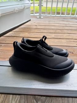 Crocs Black Slip-On Sneakers unisex (9M/11W)